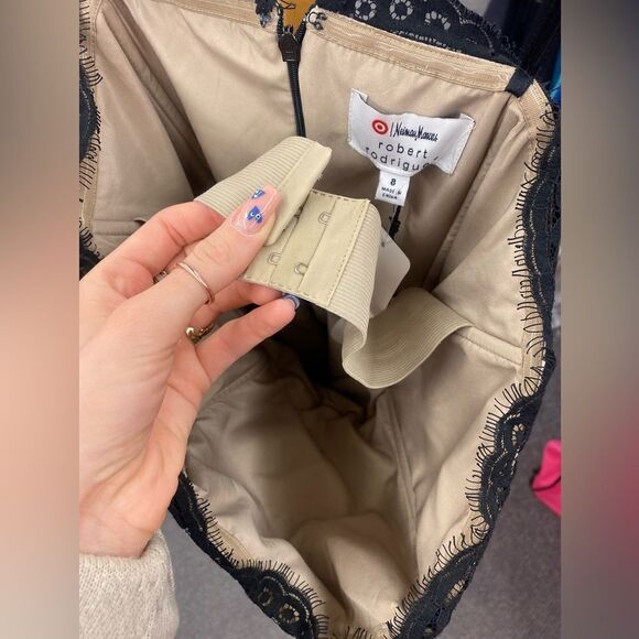 Neiman Marcus sz. 8 black lace/w neutral inside color dress NEW - Picture 2 of 4